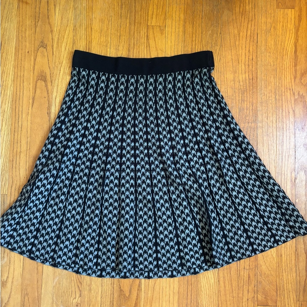 Chadwicks Black and Gray Houndstooth Midi Skirt